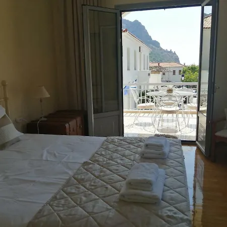 New Garden's House Apartment Leonidio