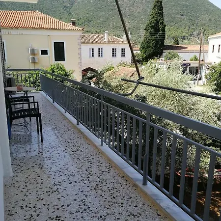 New Garden's House Apartment Leonidio