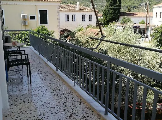 New Garden's House Appartamento Leonídion